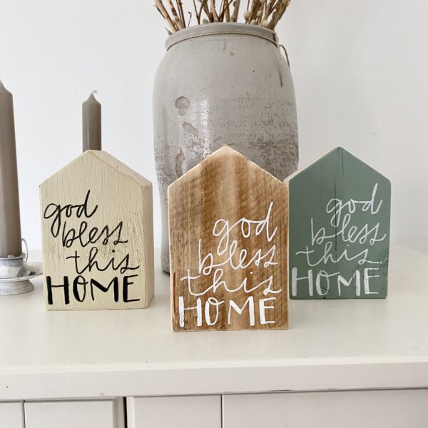 Häuschen „bless this home“